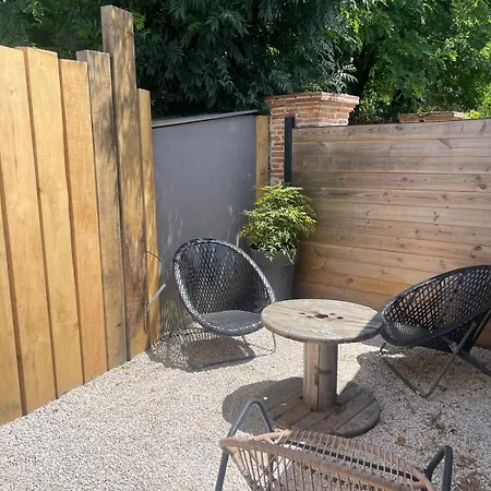 Location De Caractere 2 A 4 Pers Avec Un Acces Piscine 2h Par Jour Saint-Lieux-les-Lavaur